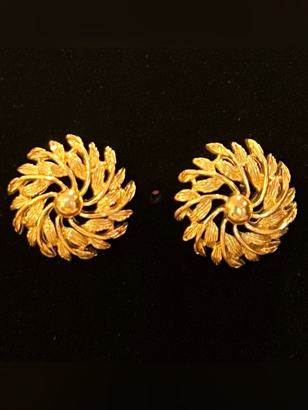 Napier Starburst Swirl Yellow Gold Tone Vintage 1970s Pierced Post Earrings 1"